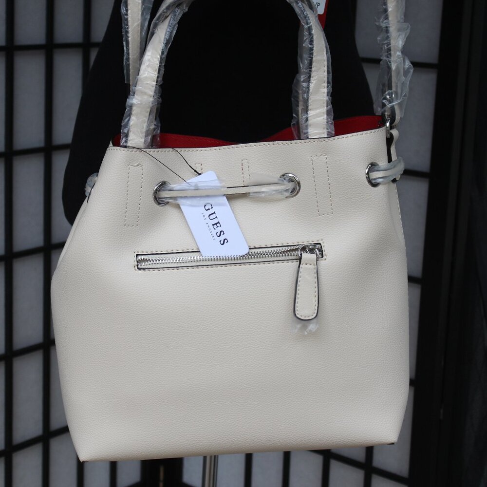 Guess bucket bag purse - Picture 4 of 5